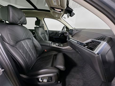 Used 2023 BMW X7 xDrive40i w/ Premium Package image 31