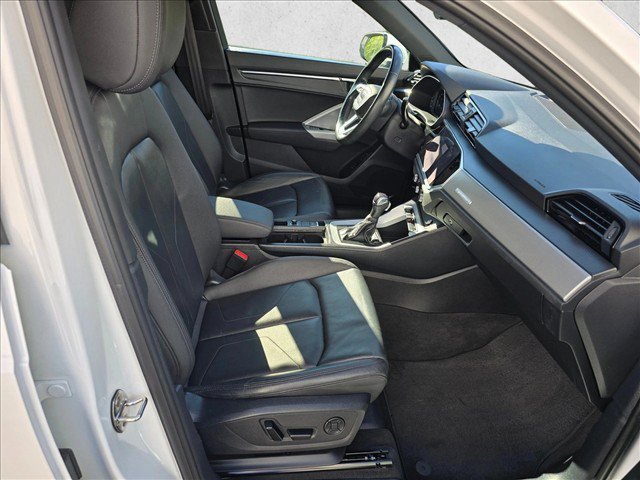 Used 2022 Audi Q3 2.0T Premium Plus w/ Premium Plus Package AWD/4WD image 11