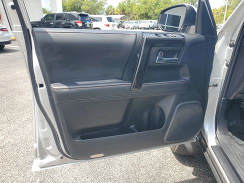 Certified 2021 Toyota 4Runner TRD Off-Road AWD/4WD image 23