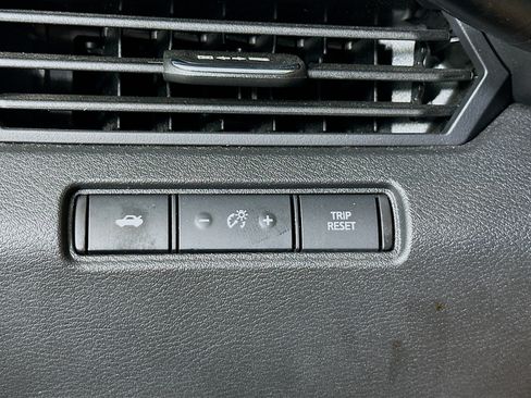 Used 2024 Nissan Altima 2.5 S FWD image 17