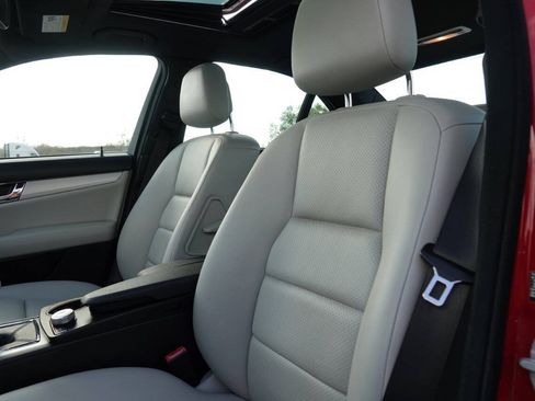 Used 2010 Mercedes-Benz C 300 Sedan image 59