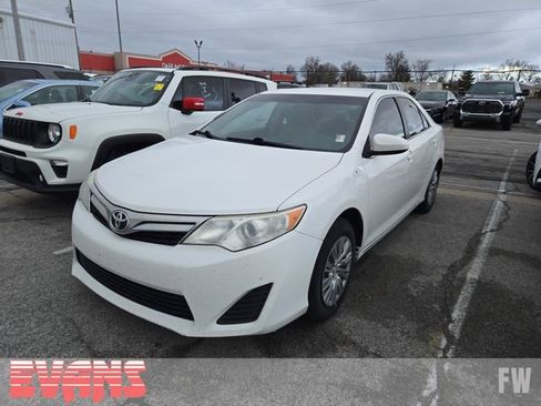 Used 2014 Toyota Camry LE image 3