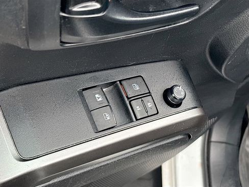 Used 2021 Toyota Tacoma SR5 RWD image 18