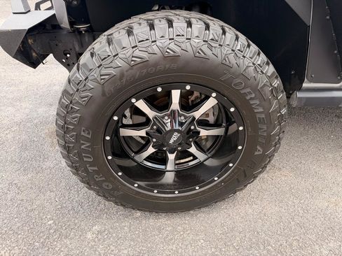 Used 2018 Jeep Wrangler Unlimited Sahara w/ Safety Group AWD/4WD image 11