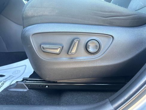 Used 2025 Toyota RAV4 XLE image 20