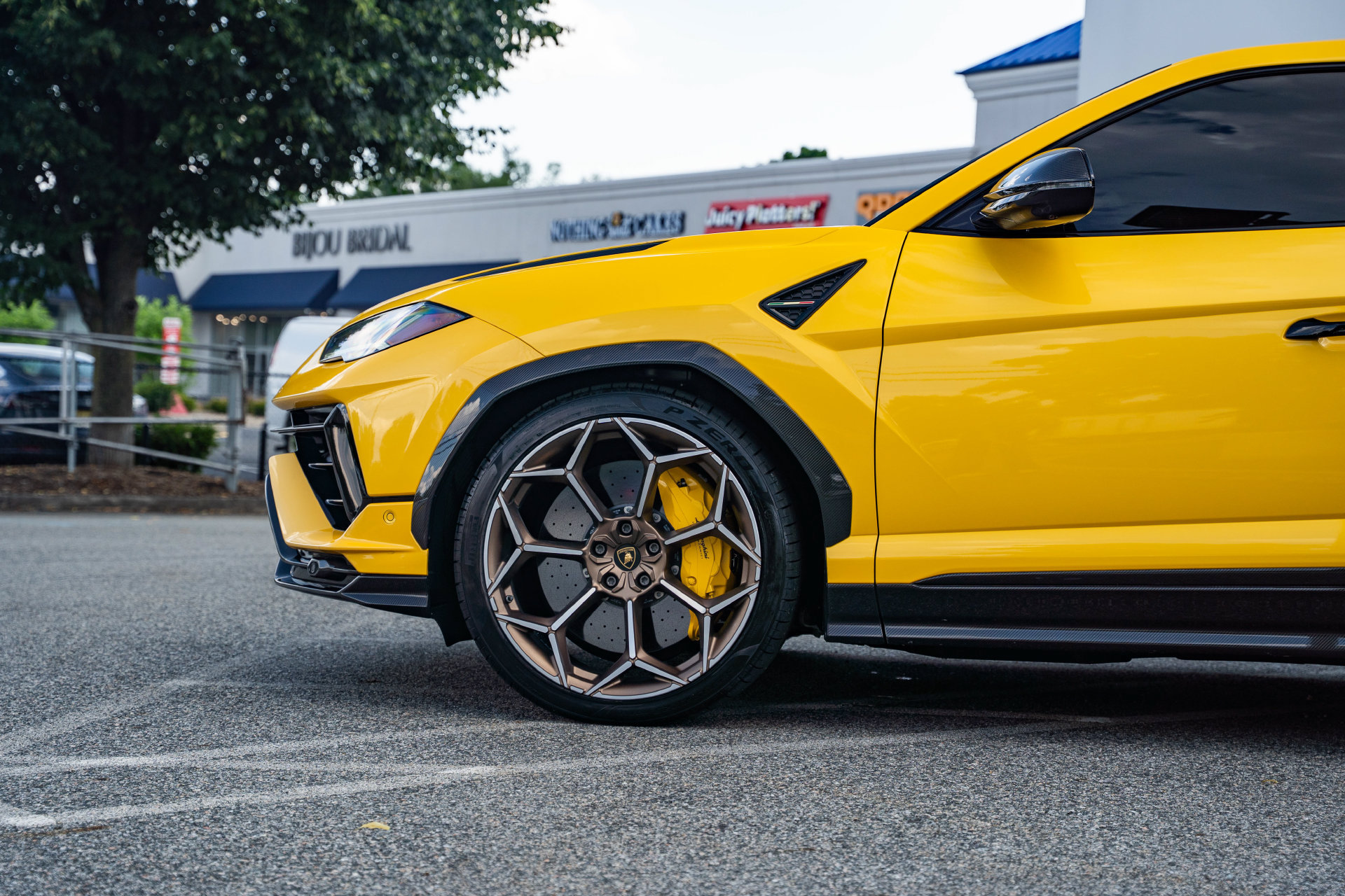 Used 2024 Lamborghini Urus Performante AWD/4WD image 10