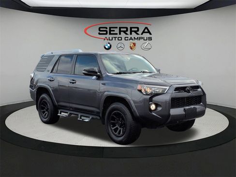 Used 2018 Toyota 4Runner SR5 Premium image 1
