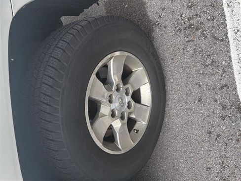 Used 2012 Toyota 4Runner SR5 w/ Convenience Pkg image 10