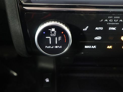 Used 2022 Jaguar E-PACE SE image 51