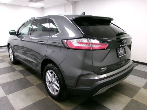 Used 2022 Ford Edge SEL w/ Convenience Package AWD/4WD image 2
