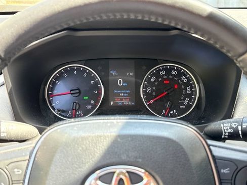 Used 2021 Toyota RAV4 XLE w/ XLE Grade Weather Package AWD/4WD image 11