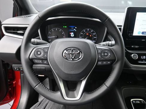Used 2026 Toyota Corolla SE FWD image 6