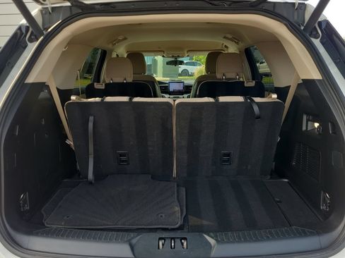 Used 2020 Ford Explorer XLT RWD image 16