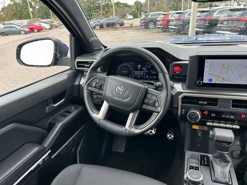 Used 2025 Toyota Tacoma TRD Sport w/ TRD Sport Upgrade Package image 9