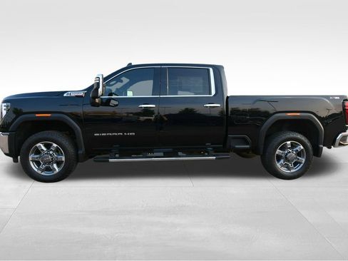 Used 2025 GMC Sierra 3500 SLT w/ SLT Premium Package AWD/4WD image 4