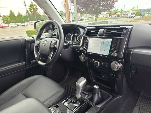 Used 2024 Toyota 4Runner TRD Off-Road Premium w/ Off Road Premium Plus Package AWD/4WD image 10