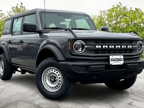 New 2025 Ford Bronco 4-Door image 1