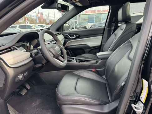 Used 2025 Jeep Compass Limited w/ Sun & Sound Group AWD/4WD image 16