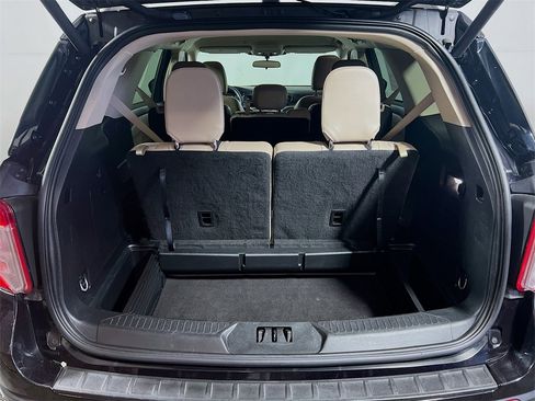 Used 2024 Ford Explorer XLT w/ Equipment Group 202A image 23