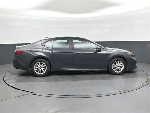 Used 2025 Toyota Camry LE image 2
