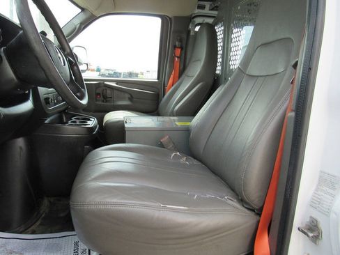 Used 2015 Chevrolet Express 2500 RWD image 28