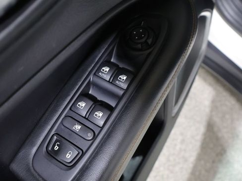 Used 2018 Jeep Compass Limited AWD/4WD image 14