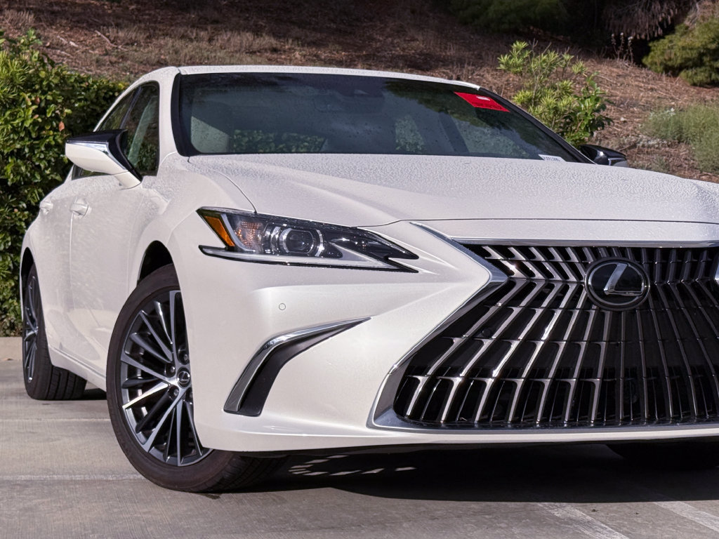 Certified 2024 Lexus ES 300h w/ Premium Package FWD image 5
