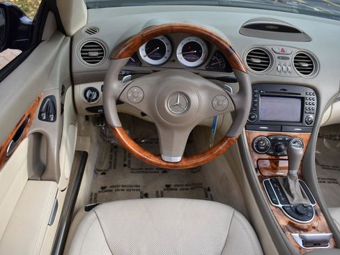 Used 2009 Mercedes-Benz SL 550 image 18