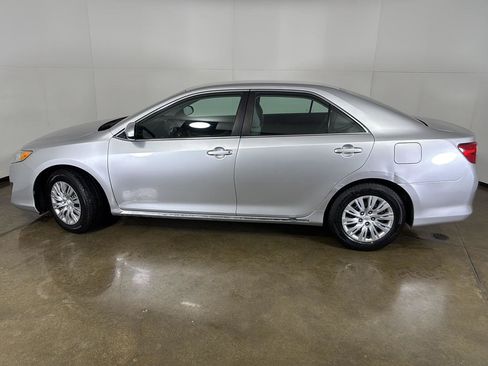 Used 2014 Toyota Camry LE FWD image 14