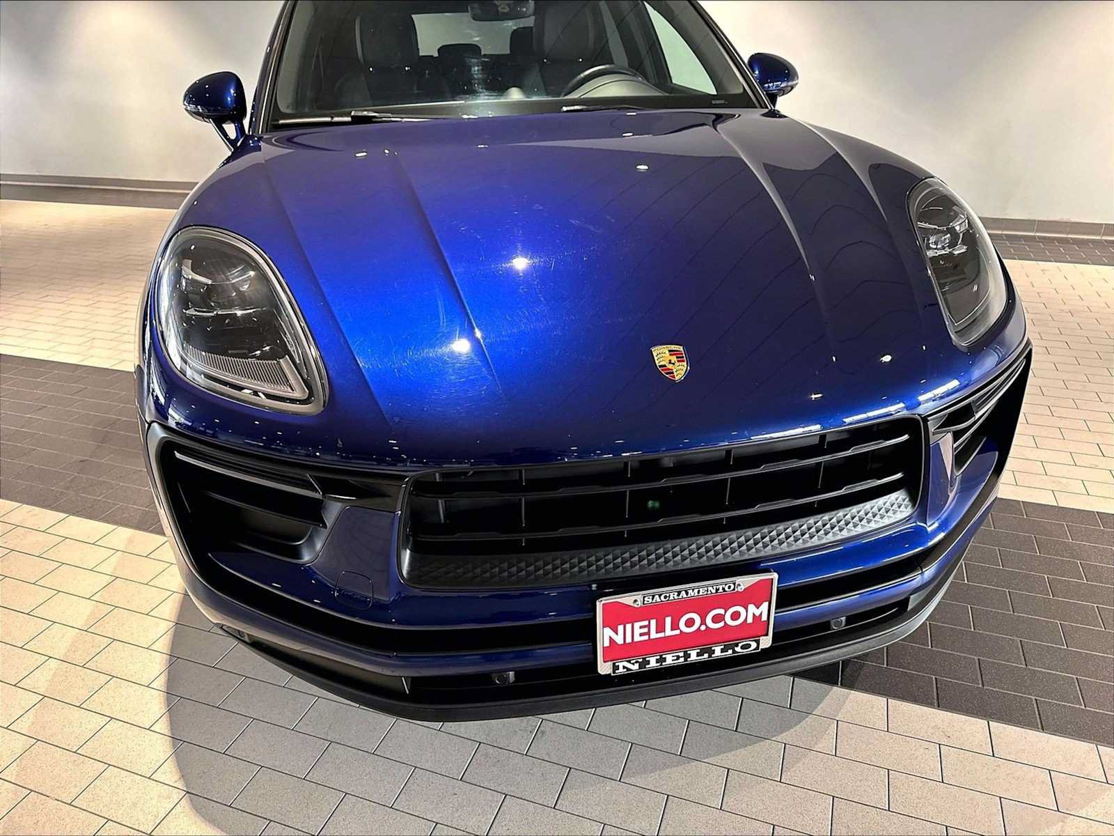 Used 2022 Porsche Macan AWD/4WD image 32
