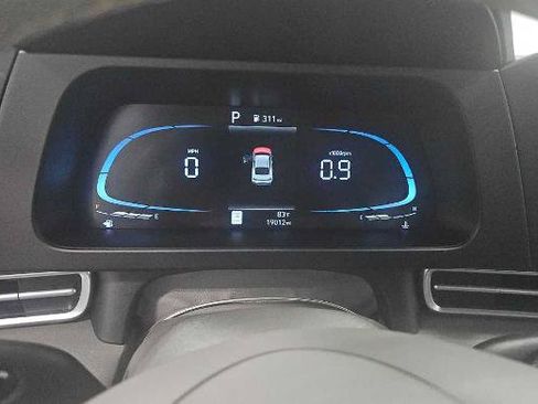 Used 2026 Hyundai Elantra Sport FWD image 13