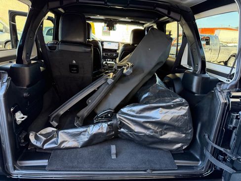 Used 2024 Jeep Wrangler Unlimited Rubicon image 68