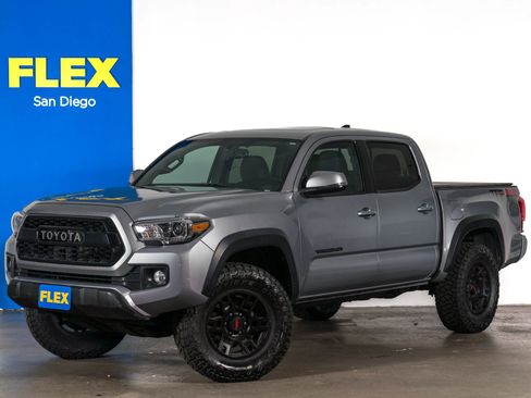 Used 2017 Toyota Tacoma TRD Off-Road w/ Premium & Technology Package image 1