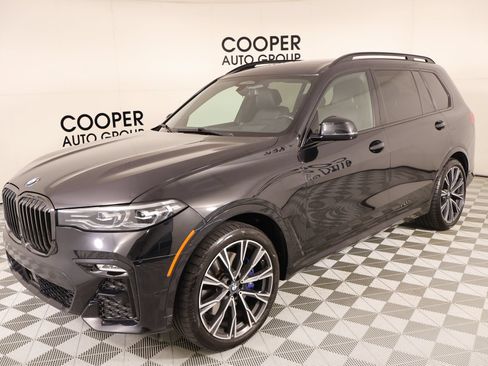 Used 2022 BMW X7 xDrive40i w/ M Sport Package AWD/4WD image 11