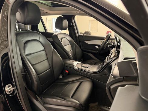 Used 2021 Mercedes-Benz GLC 300 4MATIC image 37