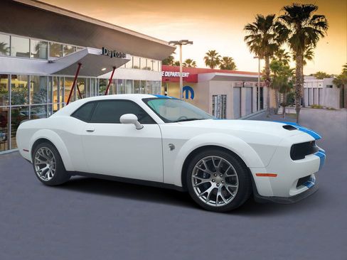Used 2022 Dodge Challenger SRT Hellcat image 1