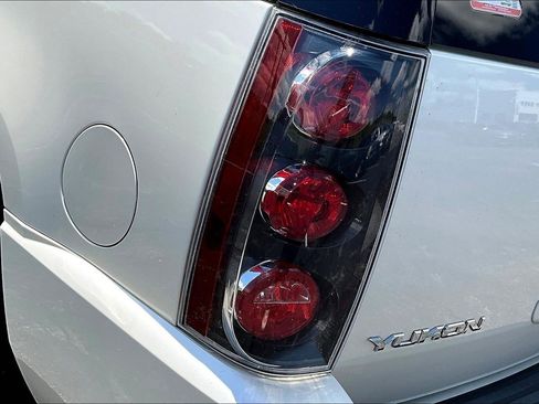 Used 2013 GMC Yukon Denali AWD/4WD image 22