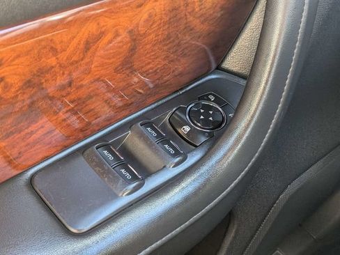 Used 2013 Lincoln MKS FWD image 23