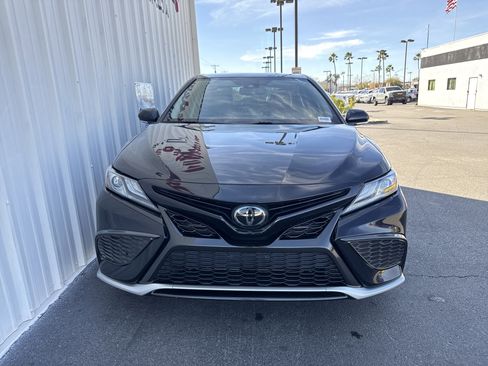 Used 2022 Toyota Camry XSE image 4