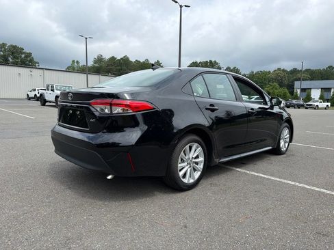Used 2026 Toyota Corolla LE w/ LE Premium Package FWD image 5
