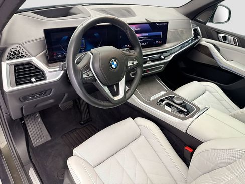 Certified 2024 BMW X5 xDrive40i w/ Premium Package AWD/4WD image 9