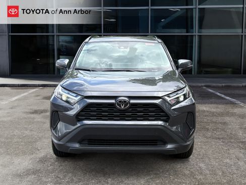 Used 2025 Toyota RAV4 XLE AWD/4WD image 6