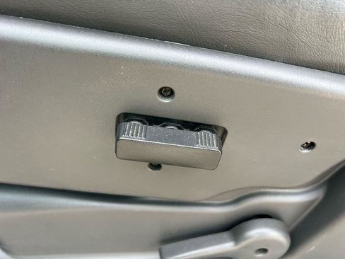 Used 2004 Chevrolet Silverado 1500 LS RWD image 38