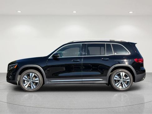 Used 2026 Mercedes-Benz GLB 250 image 2