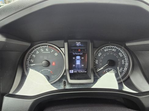 Used 2016 Toyota Tacoma TRD Off-Road w/ Towing Package image 20