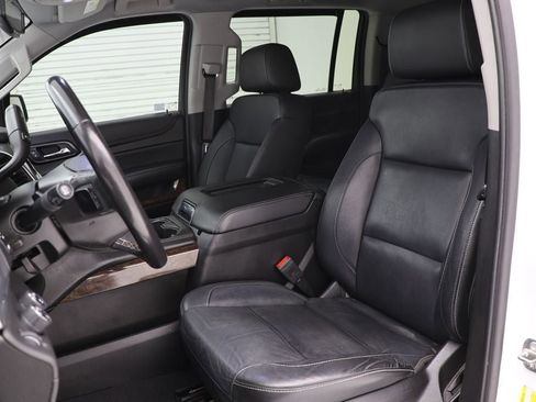 Used 2020 Chevrolet Suburban LT image 16