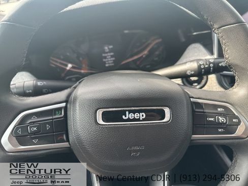 Used 2024 Jeep Compass Latitude AWD/4WD image 26