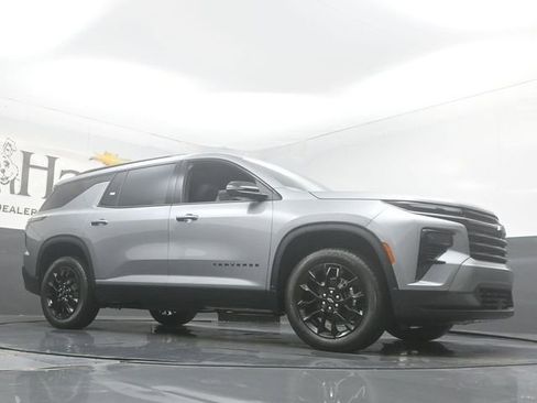 New 2026 Chevrolet Traverse LT w/ Midnight/Sport Edition image 2