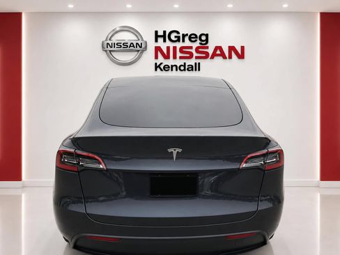 Used 2024 Tesla Model Y 2WD image 6