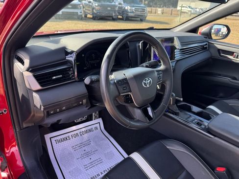 Used 2025 Toyota Camry SE image 24